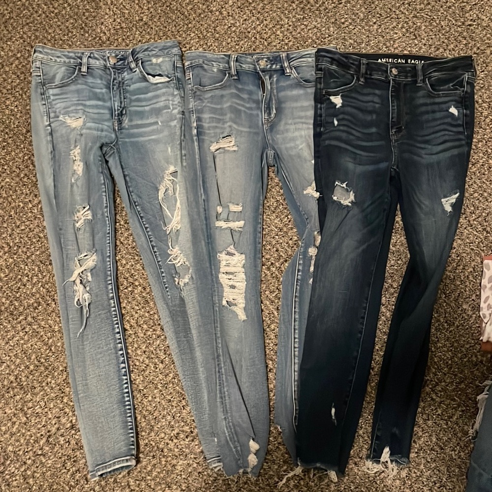 Set of 3 American Eagle Skinny jeans. All size 8 and lightly worn